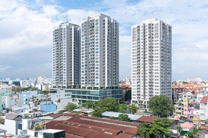 Long Giang Land và cú lội ngược dòng