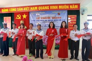 Lễ khánh thành Nhà văn hóa đa năng đảo Cô Lin, công trình gửi gắm tình cảm
của tập thể cán bộ, nhân viên Agribank đối với biển đảo quê hương