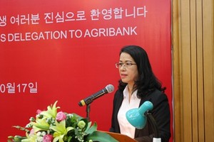 Bà Nguyễn Thị Phượng - Phó Tổng Giám đốc Agribank  phát biểu chào mừng
Đoàn công tác Ngân hàng Nonghyup Hàn Quốc