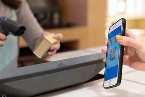 Khách hàng có phải trả thêm phụ phí cho đơn vị chấp nhận thanh toán QR code?