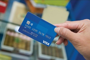 Lợi ích khi sử dụng thẻ ngân hàng để thanh toán