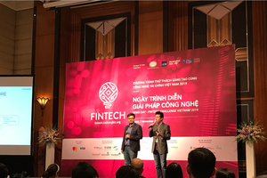 Đại diện đến từ Việt Nam, Trusting Social trình bày tại sự kiện