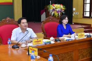 Phó Thống đốc NHNN Nguyễn Thị Hồng và ông Lê Quang Tiến,  Phó Chủ tịch UBND tỉnh Thái Nguyên chủ trì Hội nghị