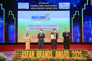 Ông Trần Thanh Nam – Phó tổng giám đốc Tổng CTCP Bảo hiểm Bảo Long vinh dự nhận giải thưởng “Top 10 Thương hiệu Mạnh ASEAN 2020”