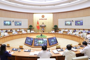 Thủ tướng Chính phủ Phạm Minh Chính chủ trì hội nghị trực tuyến toàn quốc Chính phủ với các địa phương và phiên họp Chính phủ thường kỳ tháng 6/2023 - Ảnh: VGP/Nhật Bắc