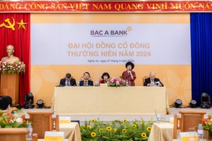 Ban Chủ tọa Đại hội đồng cổ đông thường niên BAC A BANK 2024 