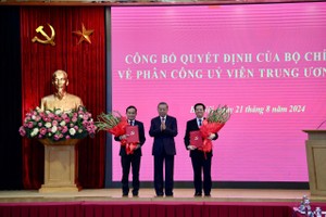 Tổng Bí thư, Chủ tịch nước Tô Lâm chúc mừng các nhân sự nhận nhiệm vụ mới