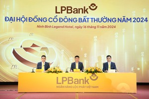 Đoàn Chủ toạ điều hành ĐHĐCĐ bất thường LPBank 2024 