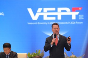 Ông Tim Evans, Tổng giám đốc HSBC Việt Nam phát biểu tại Diễn đàn 