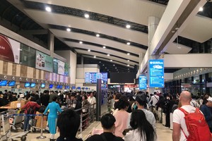Dòng người tại sân bay lúc 5h30 sáng ngày 14/2/2026.