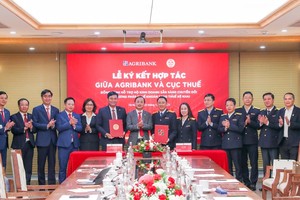 Agribank ký kết hợp tác cùng Cục Thuế hỗ trợ hộ kinh doanh chuyển đổi sang thuế kê khai