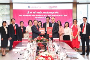 Tham dự buổi lễ có sự hiện diện của Ban Lãnh đạo cấp cao hai đơn vị. Về phía Agribank có Phó Tổng Giám đốc Đoàn Ngọc Lưu cùng lãnh đạo các đơn vị liên quan tại Trụ sở chính. Về phía Helvetas Vietnam có ông Phạm Văn Lương - Giám đốc Quốc gia Helvetas Vietnam cùng các chuyên gia, cán bộ của tổ chức.