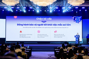 Ông Nguyễn Mạnh Tường trình bày tham luận “Ứng dụng AI trong Bảo vệ người dùng” tại hội thảo “Digital Trust in Finance” ngày 12/5/2026.
