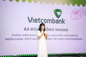  Bà Đoàn Hồng Nhung, Giám đốc Khối Bán lẻ Vietcombank phát biểu tại họp báo ra mắt chương trình Quán Nhà Haha 