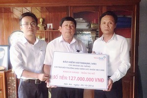 Bảo hiểm VietinBank bồi thường 127 triệu đồng cho khách hàng tại Hội An