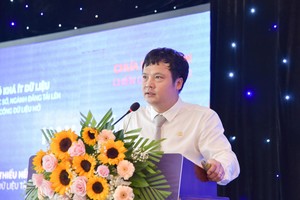 Ông Nguyễn Văn Khoa, Chủ tịch VINASA, Tổng giám đốc FPT chia sẻ về chủ đề: Dữ liệu - Nền tảng quan trọng thúc đẩy chuyển đổi số Huế.