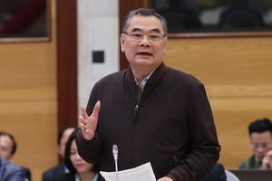 Trung tướng Tô Ân Xô, Chánh văn phòng Bộ Công an trả lời tại Họp báo Chính phủ chiều tối 3/1 (ảnh: Nhật Bắc)