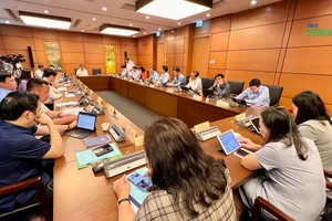 Tổ 18 của Quốc hội (bao gồm các đoàn Thanh Hoá, Trà Vinh, Hà Nam) họp bàn về kinh tế xã hội sáng 24/10.