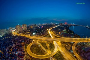 Hà Nội về đêm đoạn phố Vĩnh Tuy (quận Hoàng Mai) - Ảnh: Thái Bảo