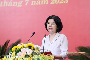 Bà Nguyễn Hương Giang, Chủ tịch UBND tỉnh khóa XIX, nhiệm kỳ 2021-2026 vừa bị miễn nhiệm chức danh (Ảnh: TTXVN)