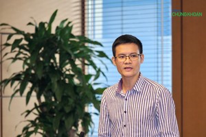 Ông Nguyễn Văn Đỉnh, chuyên gia pháp lý bất động sản phát biểu tại toạ đàm (Ảnh: M.Minh)