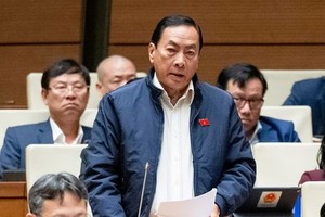 Đại biểu Phạm Văn Hòa (đoàn Đồng Tháp) đề nghị giảm vai trò của đại biểu Quốc hội và các cơ quan của Quốc hội trong tham vấn chính sách để ưu tiên cho tiếng nói của doanh nghiệp, người dân.