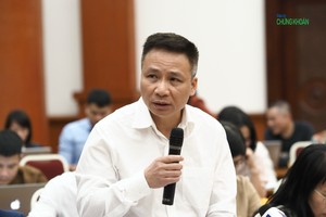 Ông Hà Duy Tùng, Phó chủ tịch Ủy ban Chứng khoán Nhà nước trả lời tại họp báo chiều 3/4 (Ảnh: M.M)