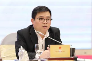 Thứ trưởng Bộ Công thương Trương Thanh Hoài thông tin tại buổi họp báo