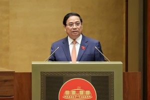 Thủ tướng Chính phủ Phạm Minh Chính trình bày các báo cáo kinh tế xã hội trước Quốc hội sáng 20/10 (Ảnh: chinhphu.vn)