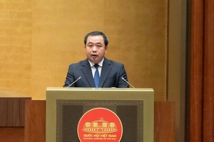 Bộ trưởng Bộ Nông nghiệp và Môi trường Trần Đức Thắng trình bày Báo cáo về việc tiếp thu, giải trình dự thảo Nghị quyết.