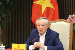 Phó Thủ tướng Thường trực Chính phủ Nguyễn Hòa Bình chủ trì cuộc họp về hoàn thiện dự thảo Quy chế hoạt động của Trung tâm Tài chính quốc tế Việt Nam (Ảnh: Chinhphu.vn)