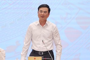 Phó Thống đốc Ngân hàng Nhà nước Phạm Thanh Hà trả lời câu hỏi của báo chí tại họp báo Chính phủ chiều 4/4