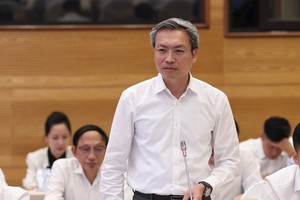 Thiếu tướng Nguyễn Quốc Toản thông tin về công tác đấu tranh với tội phạm lừa đảo 'hợp đồng kỳ nghỉ" tại họp báo Chính phủ trưa 4/7.