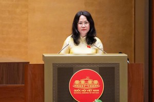 Bộ trưởng Bộ Văn hoá – Thể thao và Du lịch Lâm Thị Phương Thanh trình bày dự thảo Luật sửa đổi, bổ sung một số điều của Luật Xuất bản sáng 5/8.