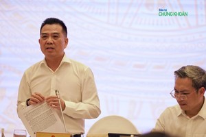 Thứ trưởng Bộ Nông nghiệp và Môi trường Đặng Ngọc Điệp thông tin về việc tháo gỡ khó khăn cho xuất khẩu sầu riêng tại Họp báo Chính phủ chiều 3/9 - Ảnh: Minh Minh