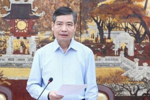 Thứ trưởng Bộ Tài chính Tạ Anh Tuấn phát biểu tại cuộc họp