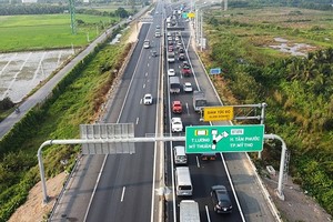 Cao tốc TP HCM - Trung Lương - Mỹ Thuận đang được đầu tư mở rộng.