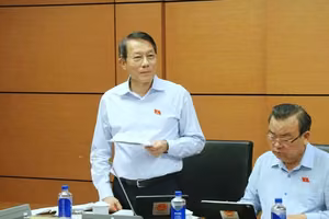 Bộ trưởng Bộ Công an Lương Tam Quang phát biểu tại thảo luận tổ sáng 26/10.