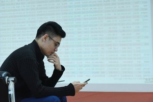 Liệu VN-Index có tiếp tục điều chỉnh?