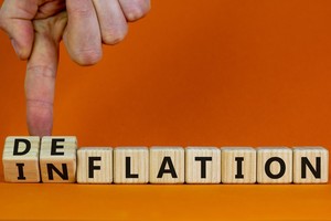 Cú sốc lạm phát thúc đẩy từ thị trường chứng khoán tới Bitcoin