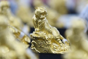 Giá vàng hôm nay ngày 13/3: Vàng tiếp tục tăng tốc, SJC vượt mốc 67 triệu đồng/lượng