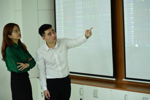 Nhen nhóm sóng nâng hạng