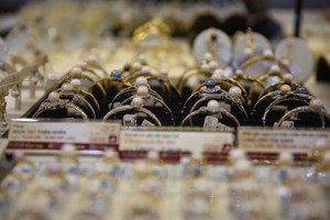 Giá vàng hôm nay ngày 4/2: Thế giới lập đỉnh mới, vàng trong nước vượt mốc 90 triệu đồng/lượng