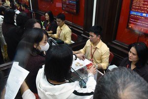 Giá vàng hôm nay ngày 19/1: Vàng tăng vọt, lần đầu tiên chạm mốc 165 triệu đồng/lượng