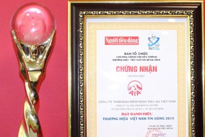 AIA Việt Nam đoạt danh hiệu "Thương hiệu Việt Nam tin dùng 2014”