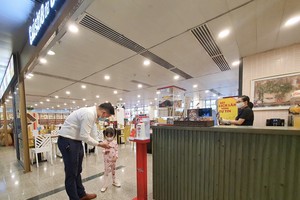 Unilever đồng hành cùng Cảng hàng không quốc tế Tân Sơn Nhất và SASCO phòng dịch cho khách hàng