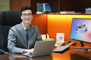 Tân CEO Hanwha Life Việt Nam nhấn mạnh tầm quan trọng của việc thực hiện các cam kết đối với khách hàng, đa dạng hóa sản phẩm và mở rộng các hoạt động hợp tác kinh doanh nhằm giúp công ty ngày một tăng trưởng.