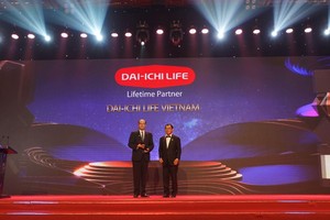 Ông Seigo Fujimaru – Phó Tổng Giám đốc Điều hành kiêm Phó Tổng Giám đốc Tài chính Tổng hợp Dai-ichi Life Việt Nam nhận giải “Doanh nghiệp xuất sắc Châu Á” (Corporate Excellence Award) 