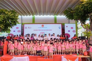 Hàng trăm gia đình có con nhỏ tại Hải Phòng “học làm cha mẹ” tại hội thảo “Sinh Con, Sinh Cha” 