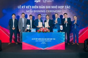 Đại diện AIA và FPT tại buổi lễ ký kết biên bản ghi nhớ hợp tác